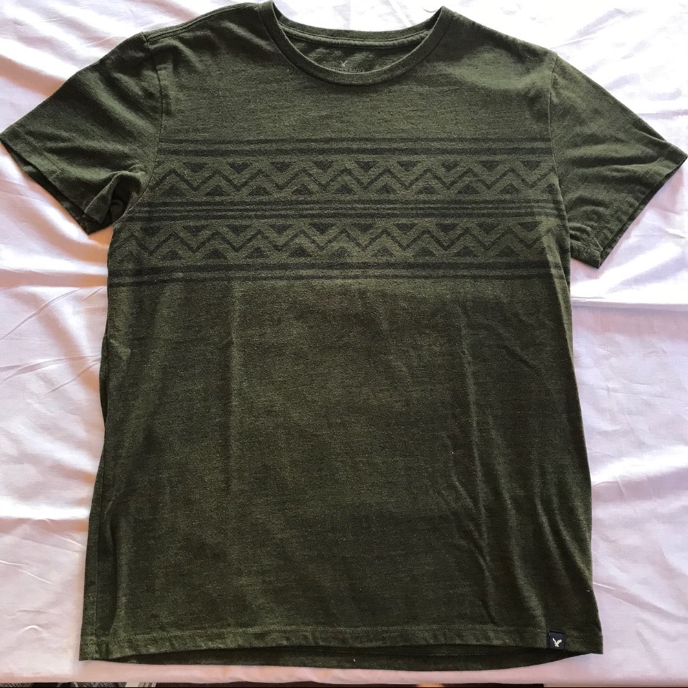 🔑 American Eagle Aztec Print Tshirt